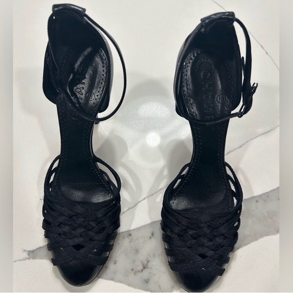 CHANEL CAP TOE CC ANKLE STRAP HEEL - Picture 6 of 9